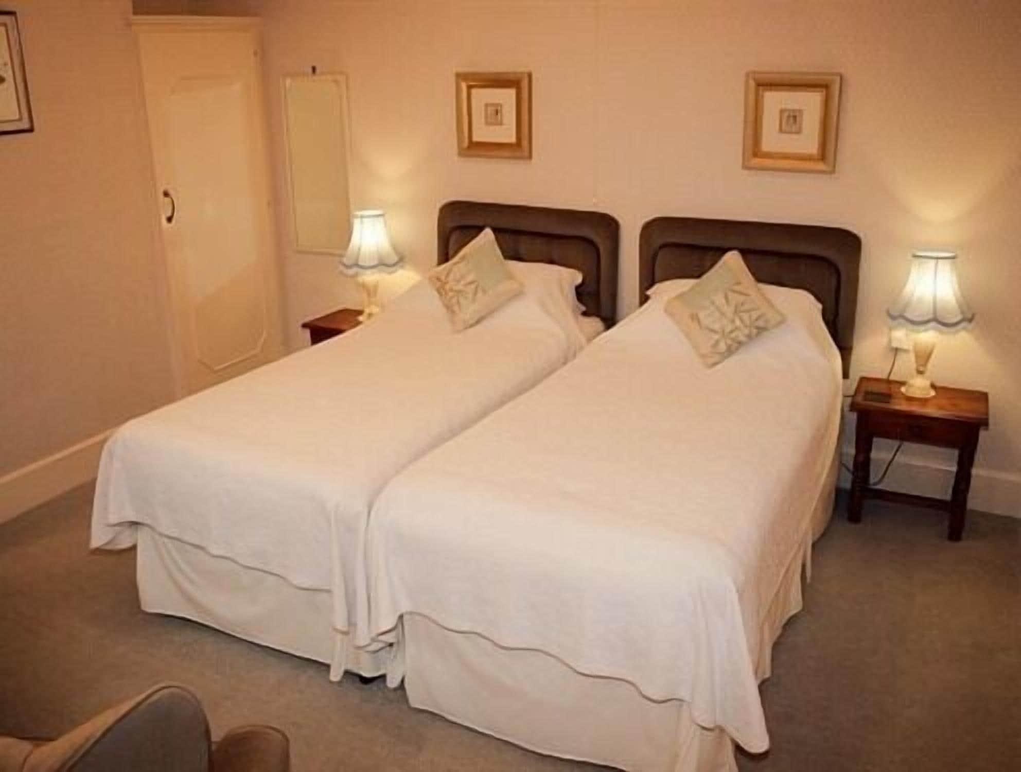 Hotel The Chudleigh Clacton-on-Sea Esterno foto