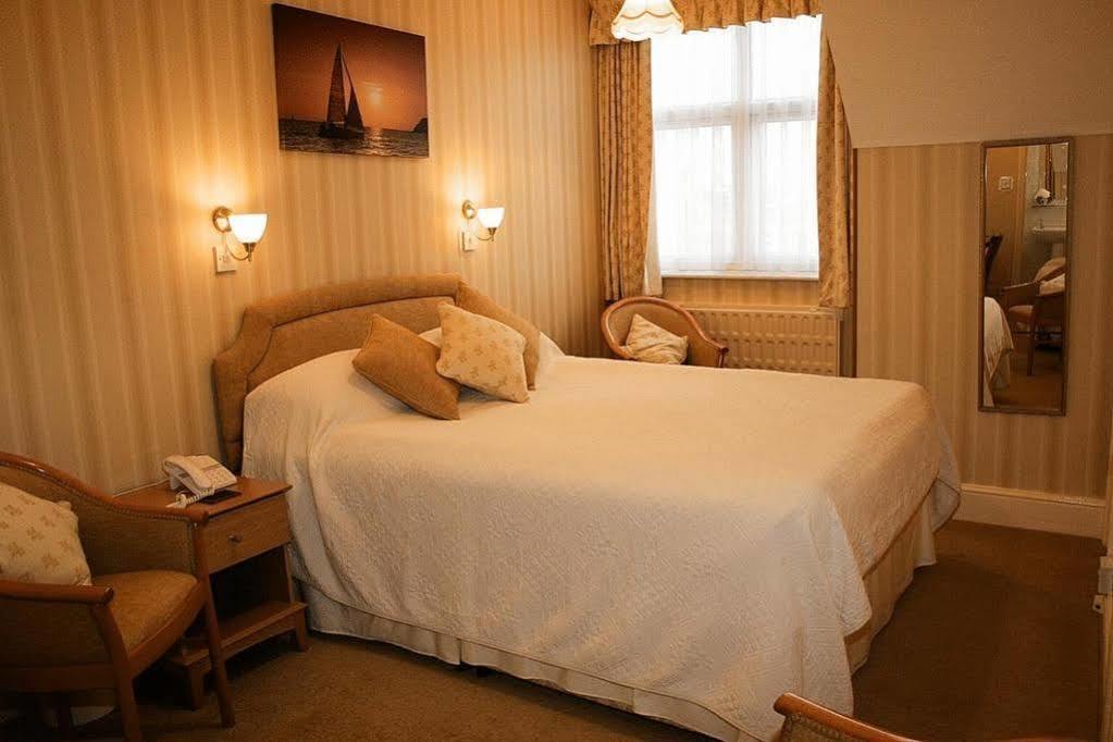 Hotel The Chudleigh Clacton-on-Sea Esterno foto